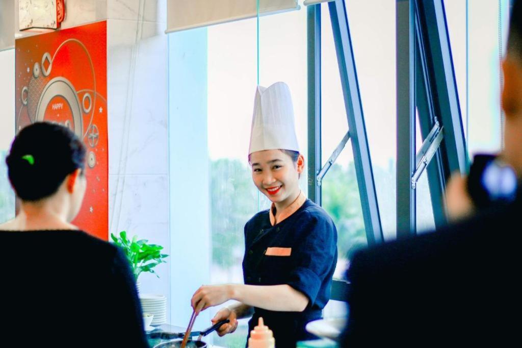 Le Hoang Beach Hotel Danang Экстерьер фото