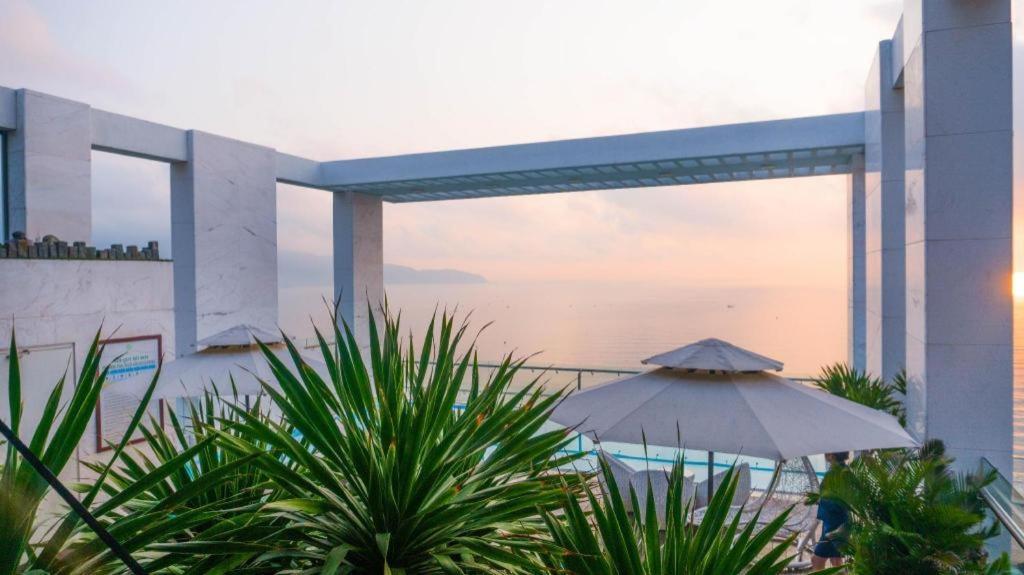 Le Hoang Beach Hotel Danang Экстерьер фото